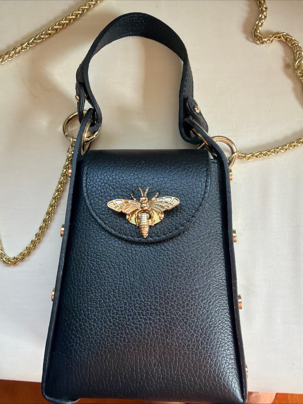 Vinoda Gold Plated-Bee Snap Closure Italy Leather Crossbody Bag